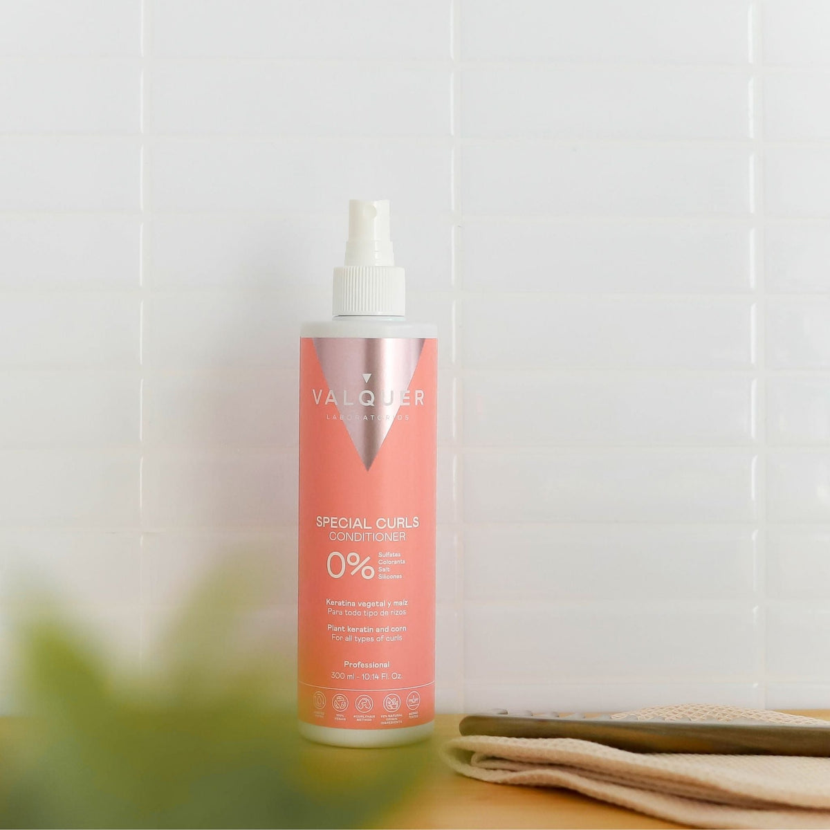 Acondicionador rizos apto para Método Curly (Sin Aclarado). Leave in - 300ml - Montber Professional Brand