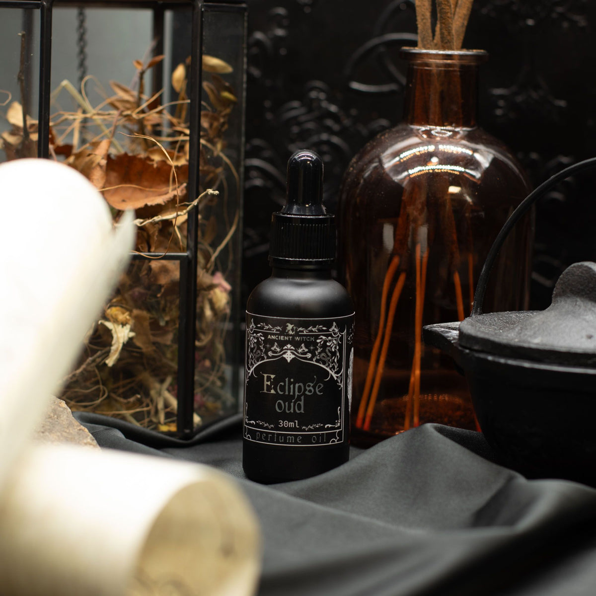 Oli perfumat de bruixa antiga - Eclipse Oud