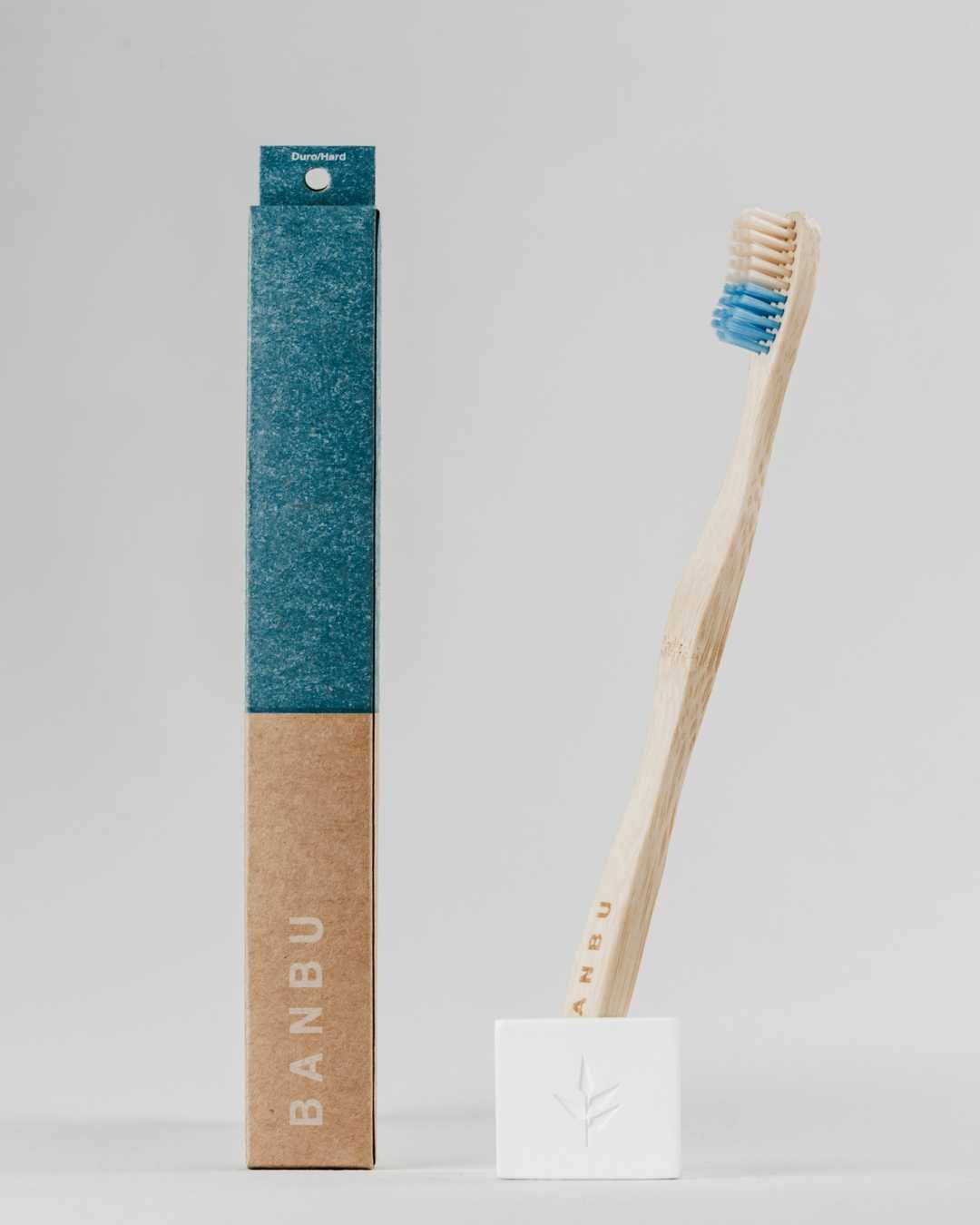 Cepillo de Dientes de Madera Cerdas Duras - Montber Professional Brand