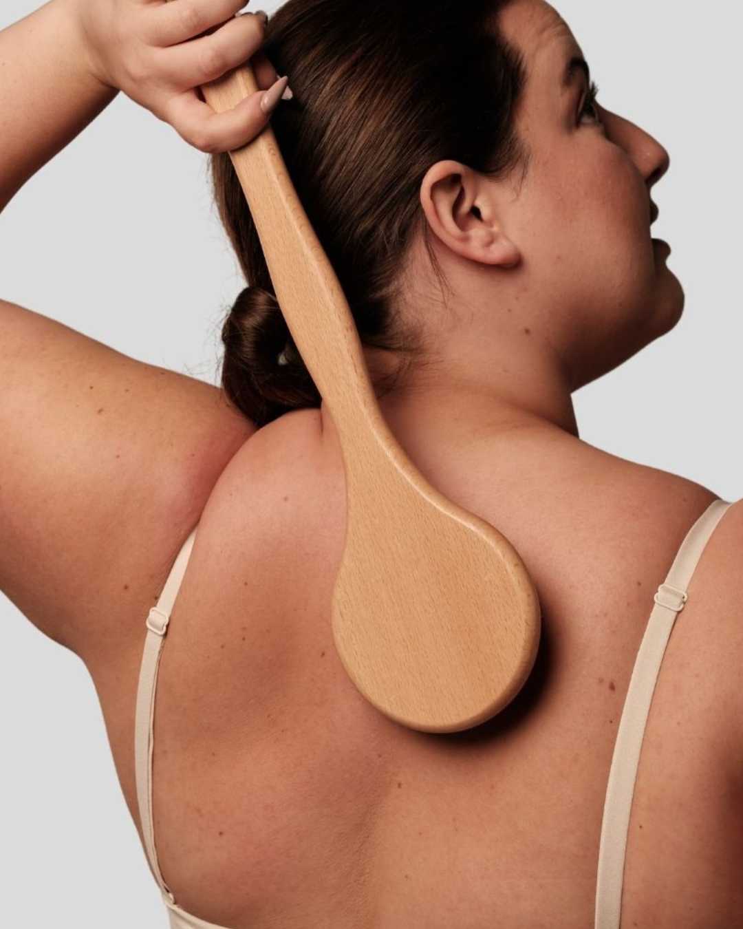 Cepillo de Madera Exfoliante Bath Brush - Montber Professional Brand