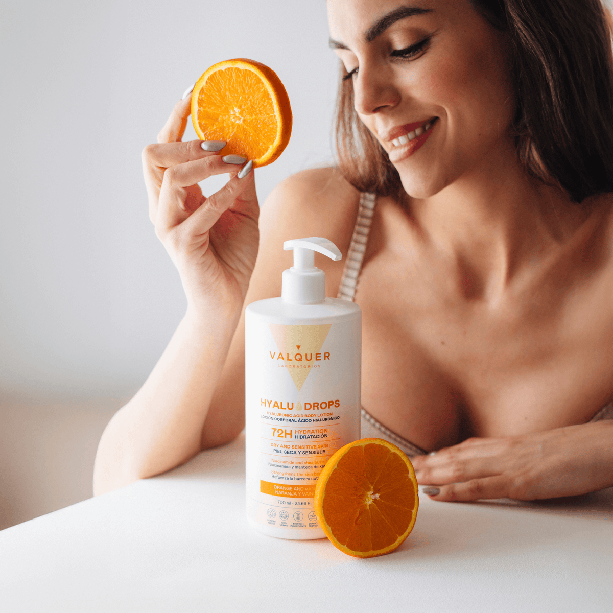 Hyaludrops Loción Corporal Naranja y Vainilla – Hidratación 72H - 700 ml - Montber Professional Brand