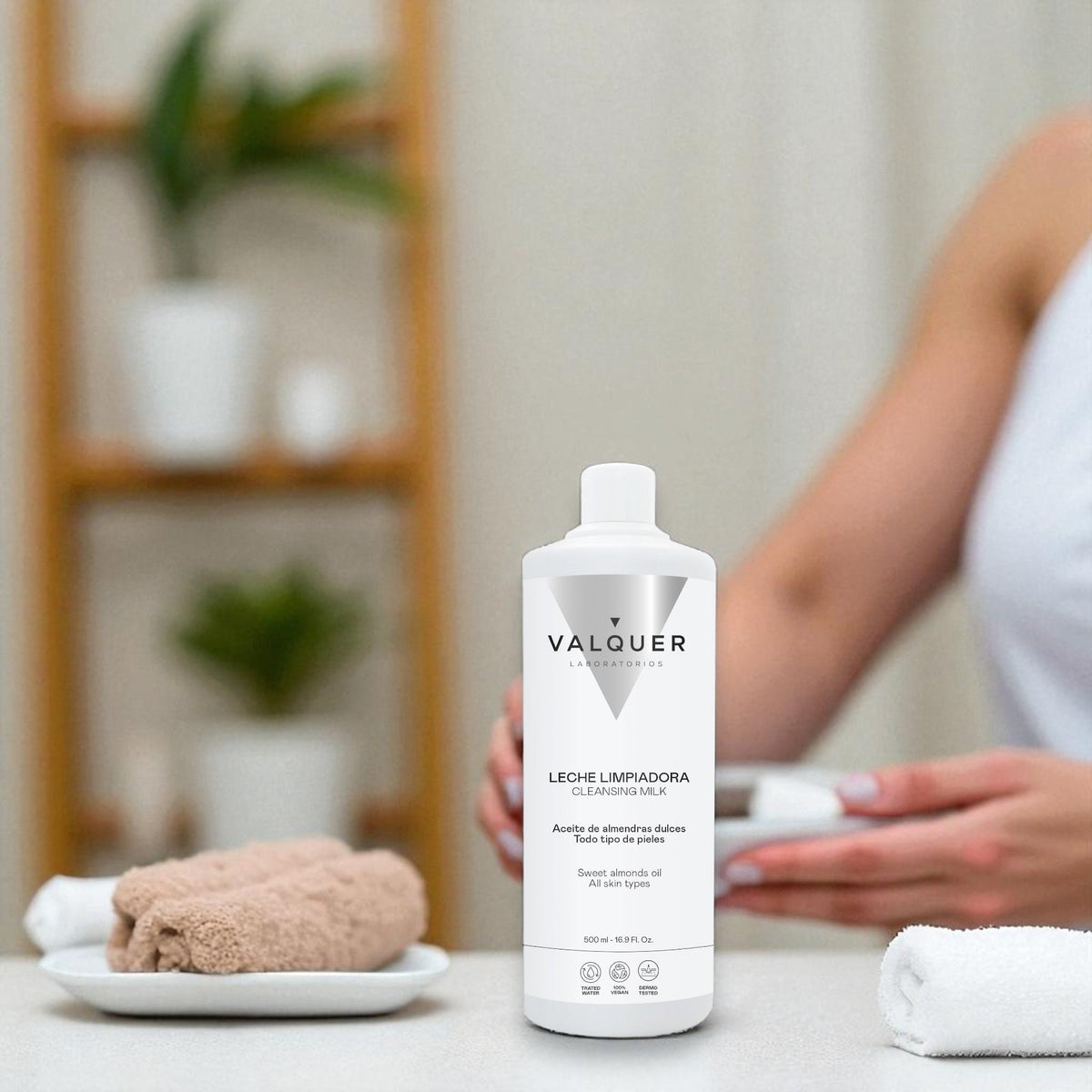 Leche Limpiadora Facial – Limpieza Profunda, Hidratación y Suavidad Natural - 500 ml - Montber Professional Brand