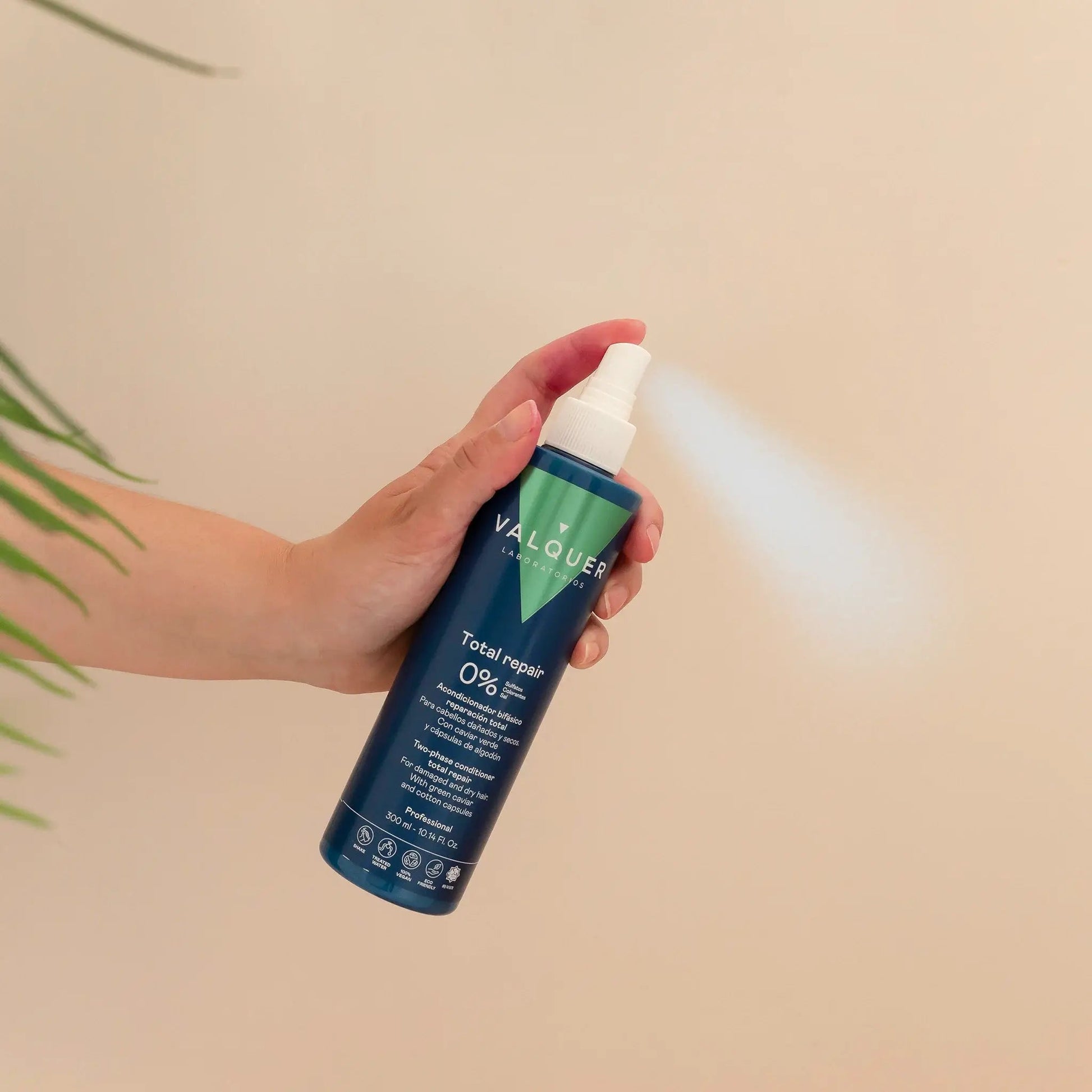 Acondicionador bifásico reparación total para cabellos dañados - 300 ml - Montber Professional Brand