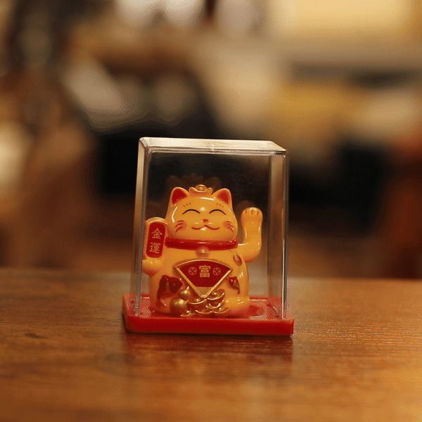 Mini gato de la suerte solar amarillo en caja transparente, foto 2