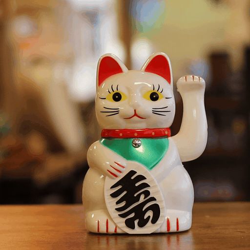 Gato de la suerte maneki-neko blanco con brazo que saluda, foto 2