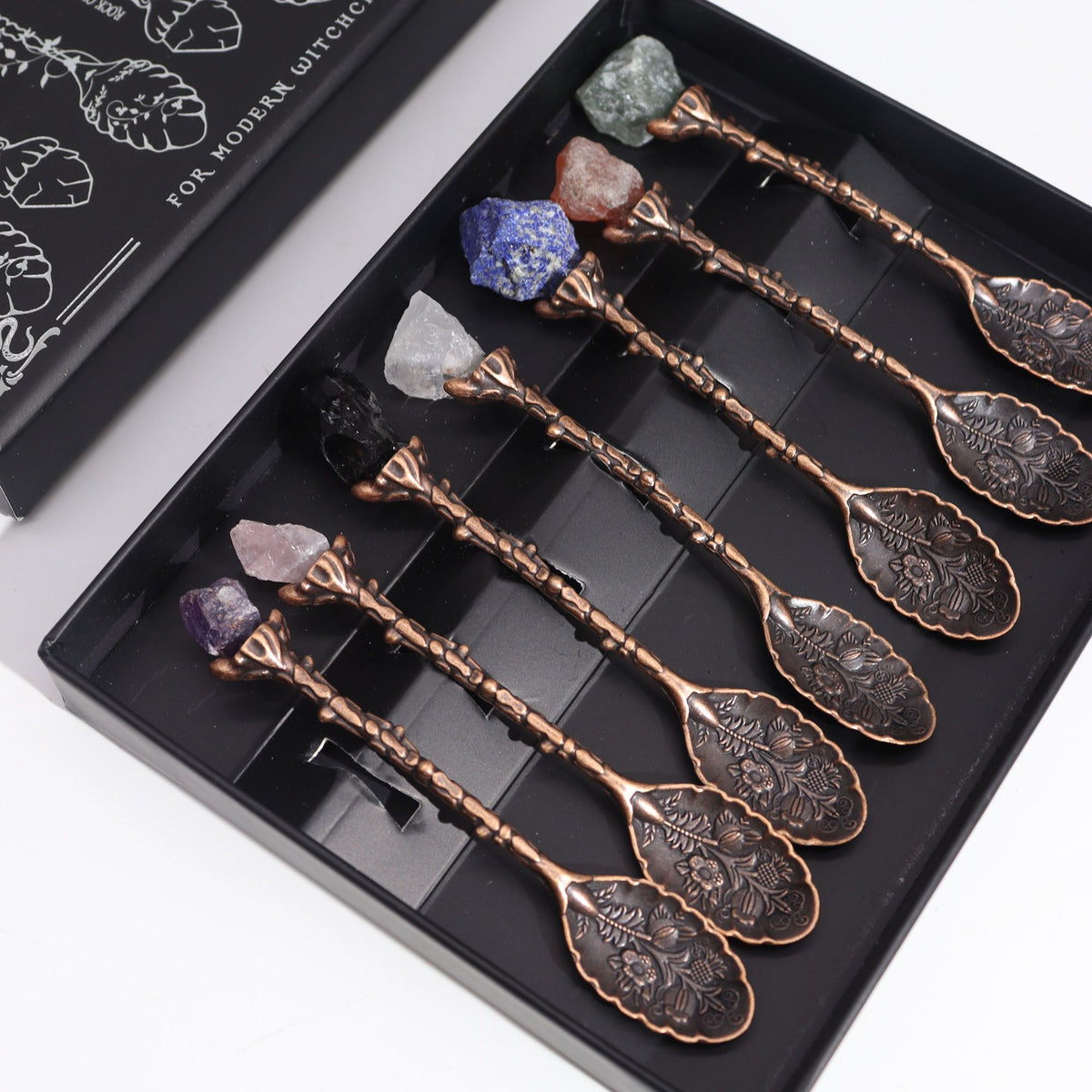 Set de 7 cucharas de bruja de metal acabado bronce con piedras naturales, foto 3