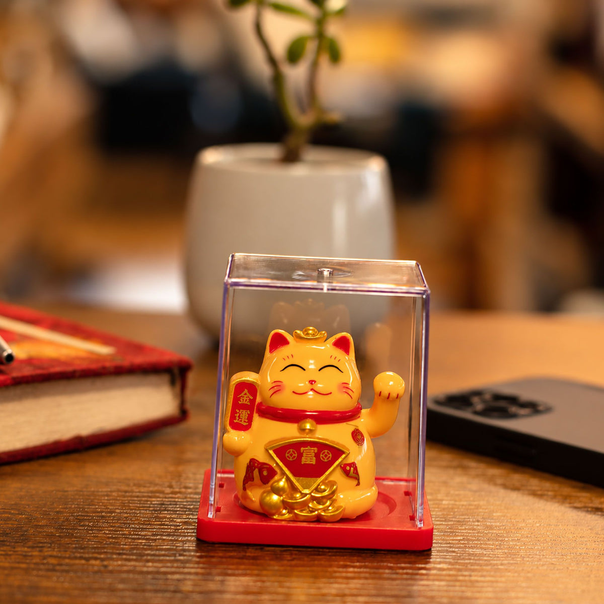 Mini gato de la suerte solar amarillo en caja transparente, foto 6