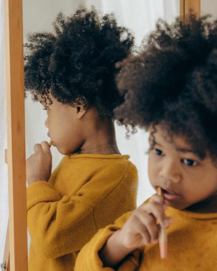 Cepillo de Dientes de Madera Infantil Cerdas Extrasuaves - Montber Professional Brand