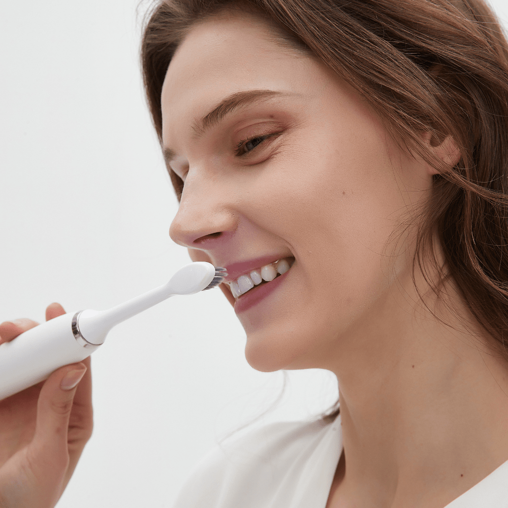 Cepillo de Dientes Eléctrico LED 2 en 1 - Montber Professional Brand