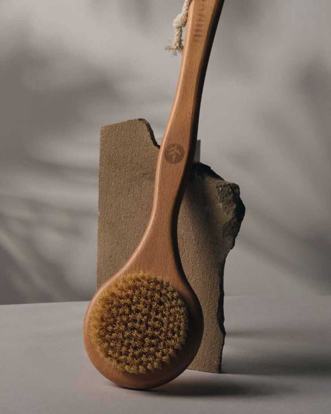 Cepillo de Madera Exfoliante Bath Brush - Montber Professional Brand
