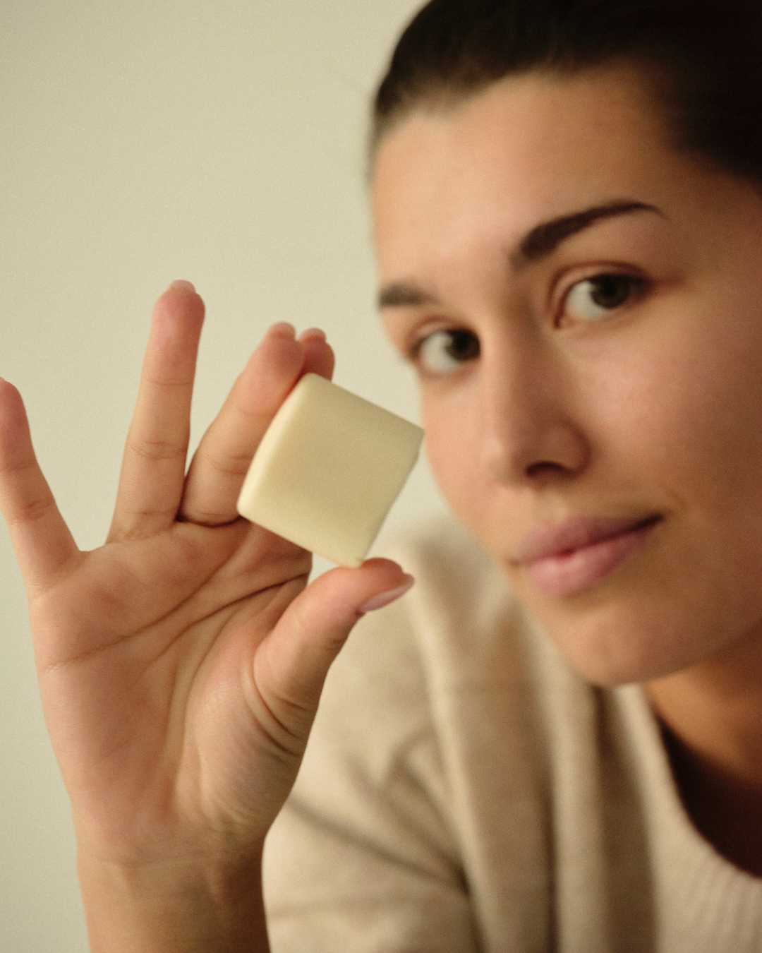 Crema de Manos Sólida ECO Hidratante KUTE - Montber Professional Brand