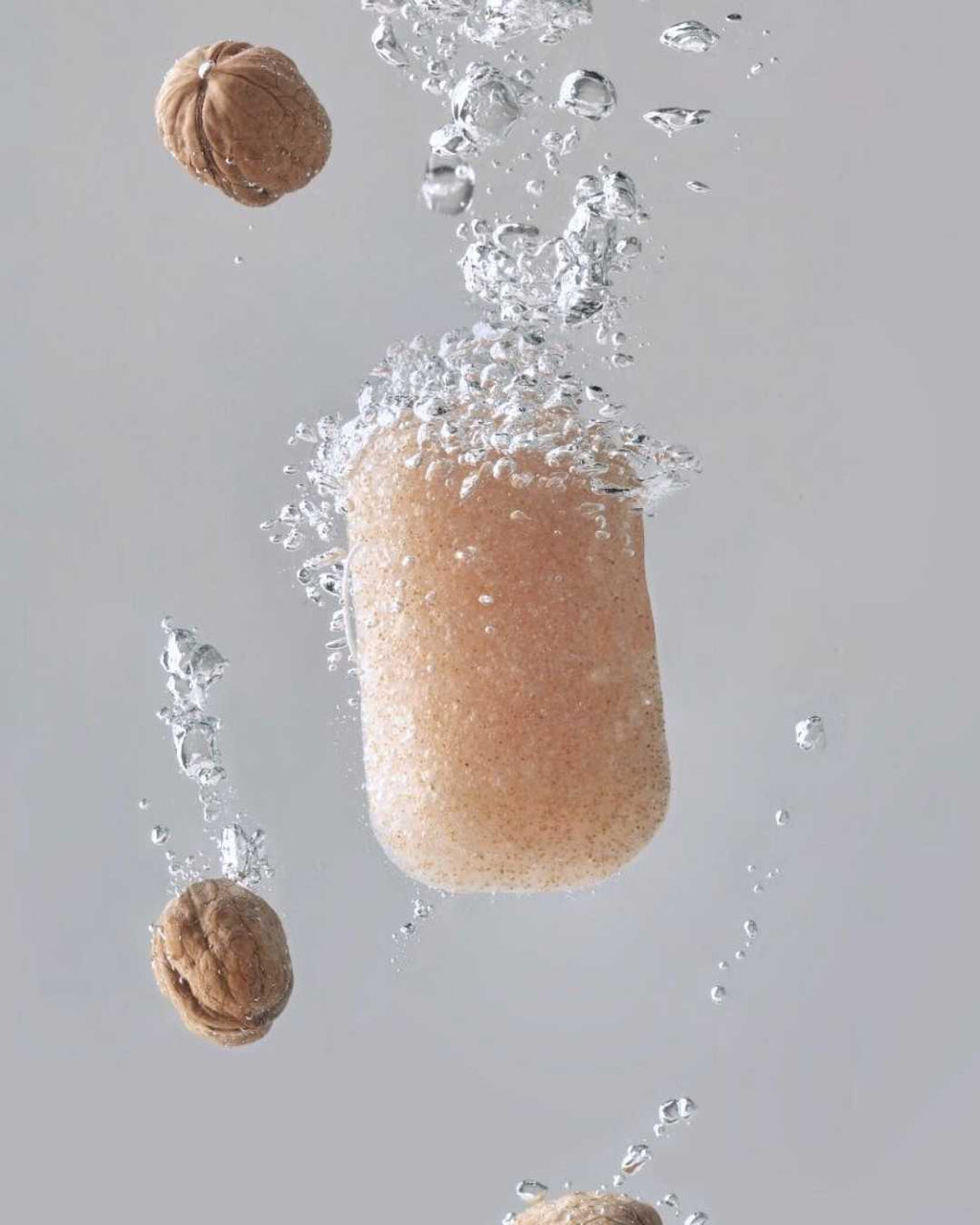 Esponja Konjac Corporal Exfoliante con Nuez - Montber Professional Brand