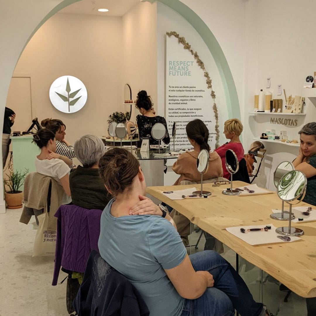 Evento yoga Facial en Tienda BANBU DONOSTI - Montber Professional Brand