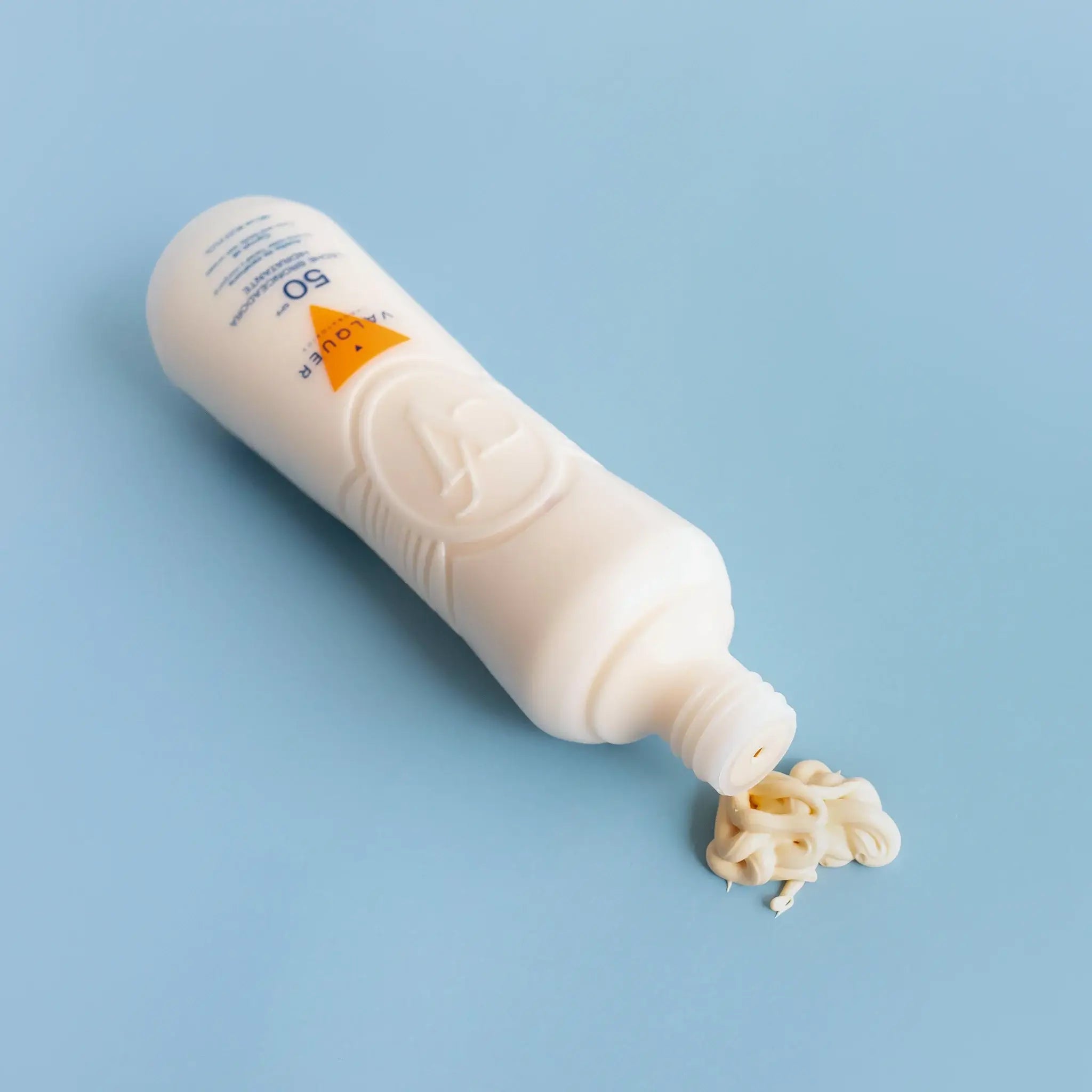 Leche hidratante bronceadora de zanahorias facial y corporal SPF 50 - 480 ml - Montber Professional Brand