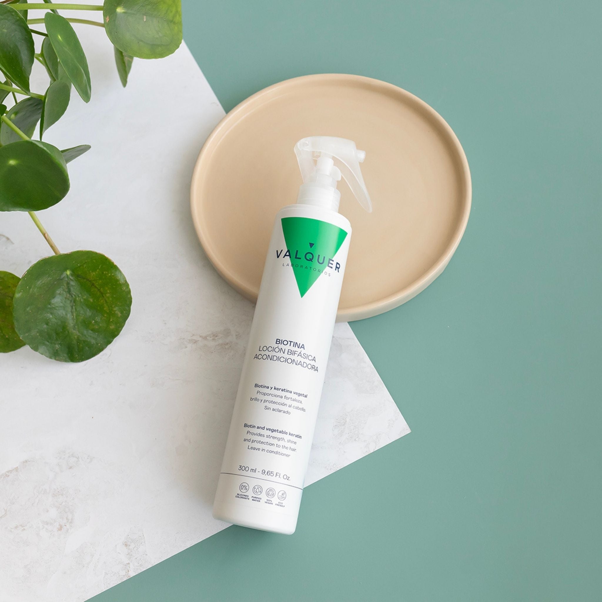 Loción bifásica capilar acondicionadora - 300 ml - Montber Professional Brand