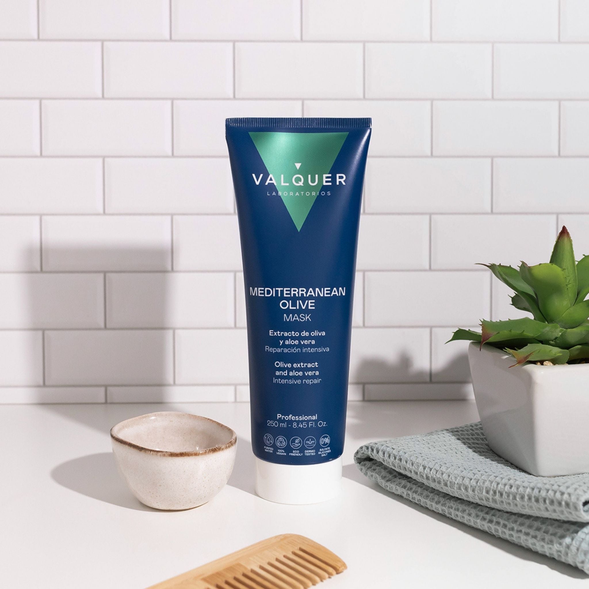 Mascarilla capilar de Oliva - Reparadora e Intensiva - Montber Professional Brand