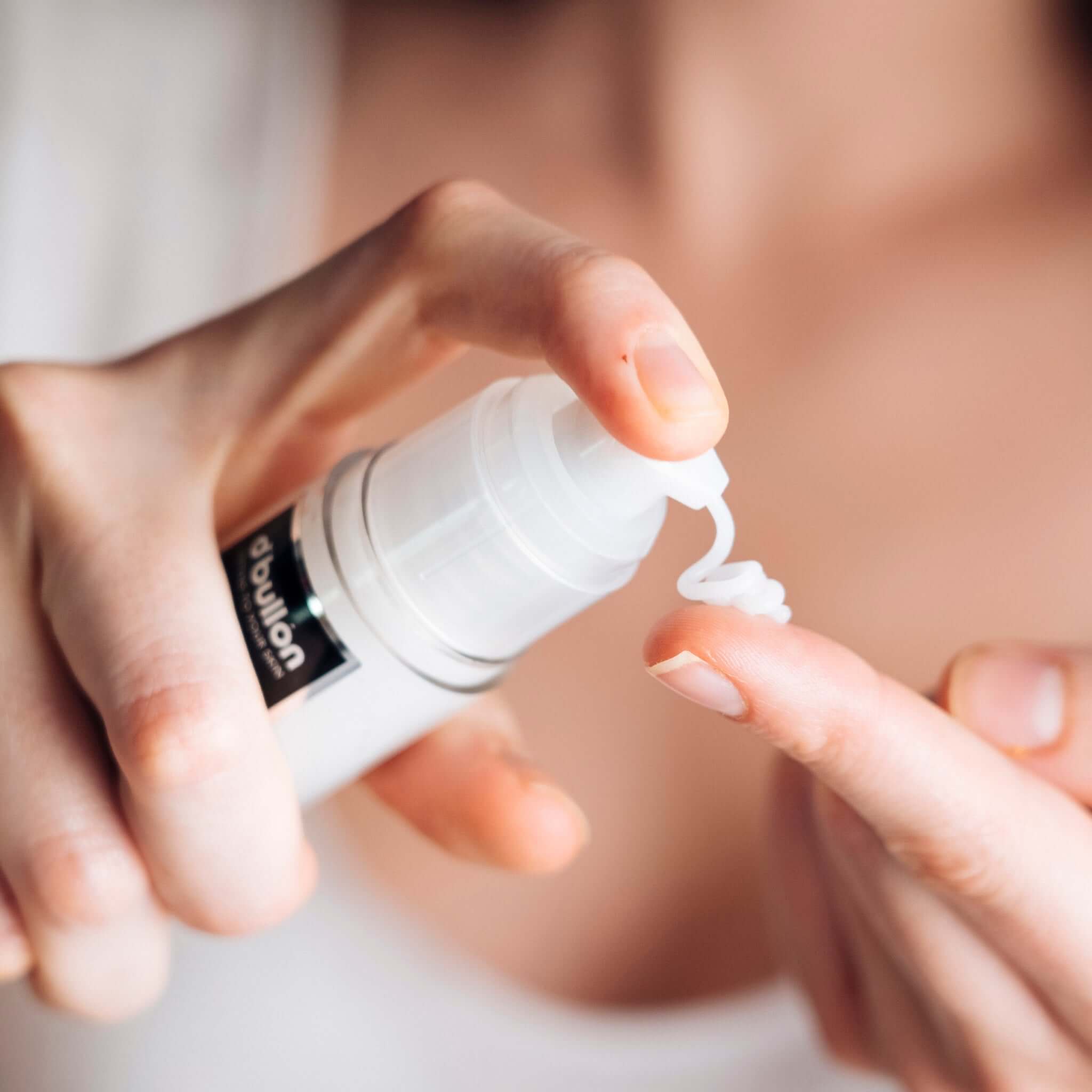 Sérum Facial Ultra - Hidratante – Acción Inmediata para Pieles Muy Secas - 30 ml - Montber Professional Brand