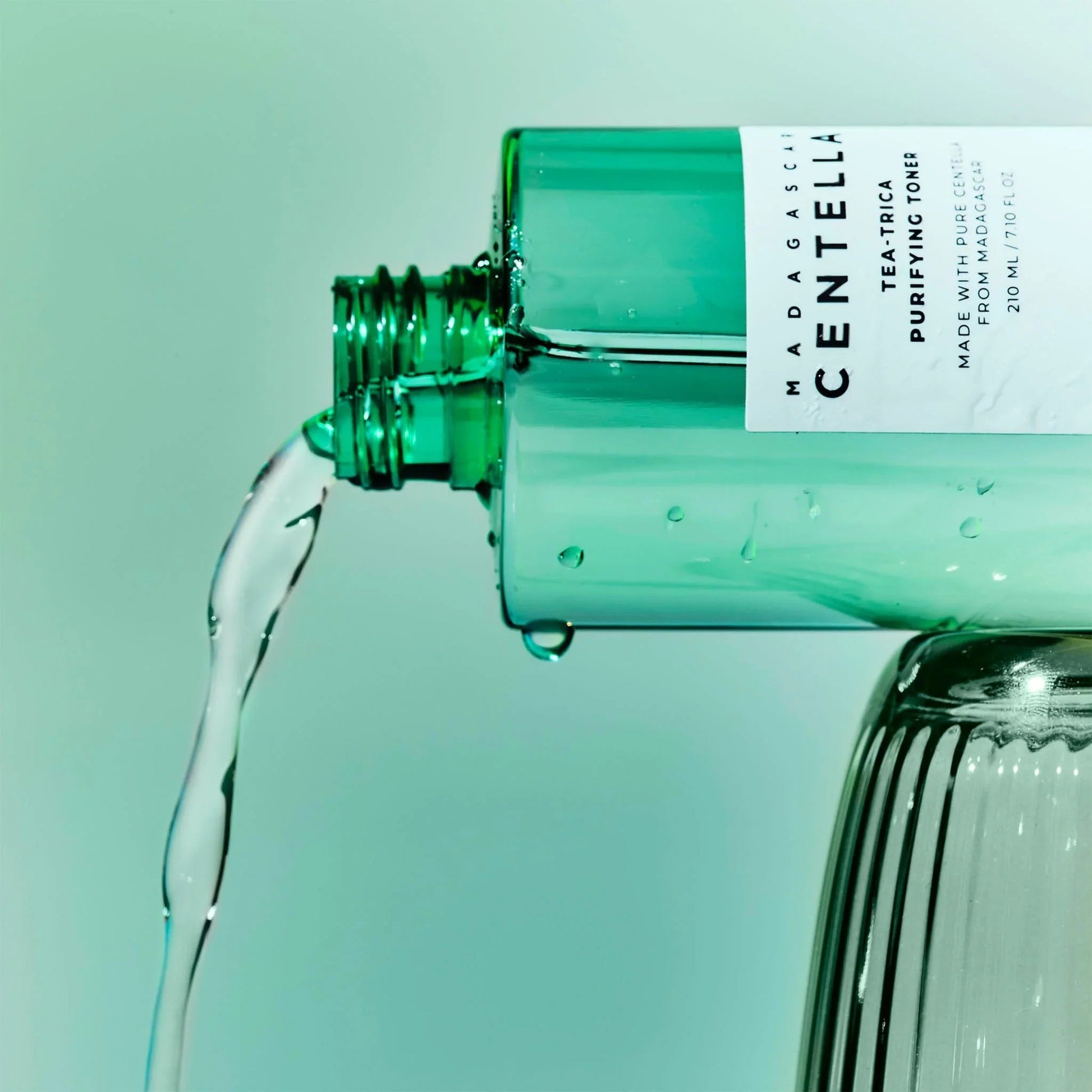 SKIN1004 Centella Tea - Trica Purifying Toner | Tónico Purificante para Piel Acneica – Cosmética Coreana K - Beauty (210ml) - Montber Professional Brand