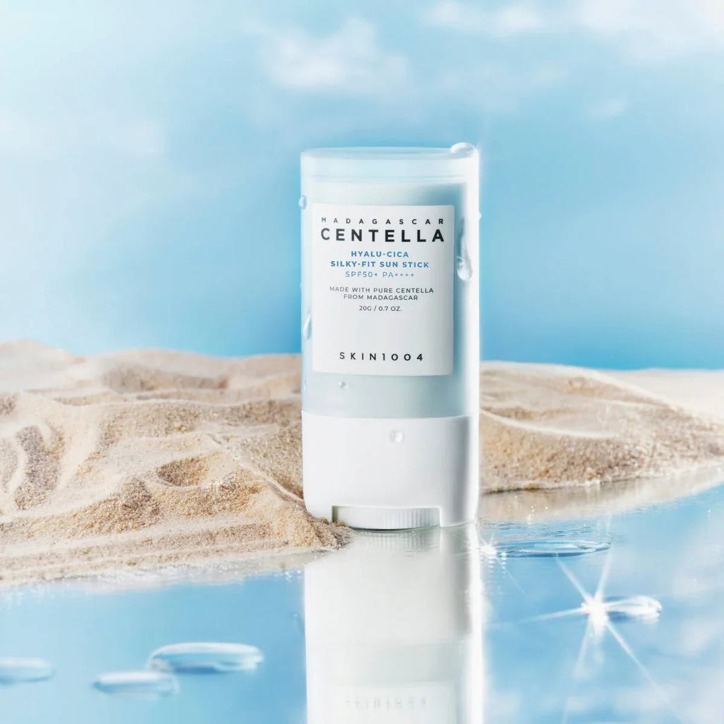 SKIN1004 Madagascar Centella Hyalu - Cica Silky - Fit Sun Stick SPF50+ PA++++ – Protector Solar en Barra con Centella Asiática y Ácido Hialurónico (20g) - Montber Professional Brand