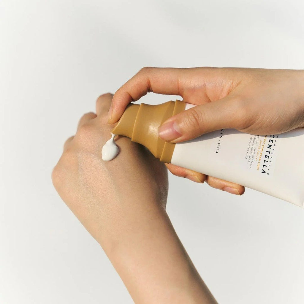 Skin1004 - Protector Solar con Centella de Madagascar – Air-Fit Suncream Light SPF50+ PA++++ (50ml)