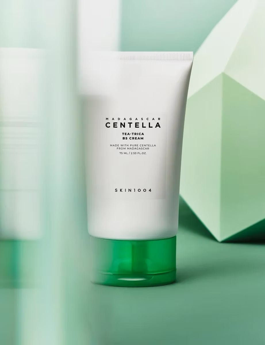 SKIN1004 Tea - Trica Crema Facial Calmante con Centella y Árbol de Té – Cuidado Antiacné para Piel Grasa o con Imperfecciones 75ml - Montber Professional Brand