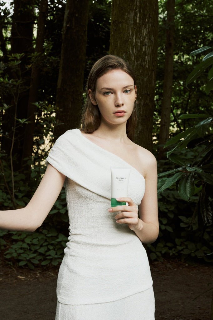 SKIN1004 Tea - Trica Crema Facial Calmante con Centella y Árbol de Té – Cuidado Antiacné para Piel Grasa o con Imperfecciones 75ml - Montber Professional Brand