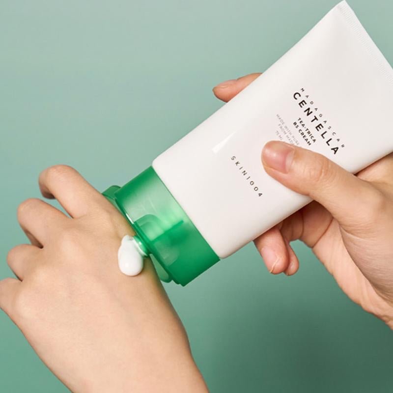 SKIN1004 Tea - Trica Crema Facial Calmante con Centella y Árbol de Té – Cuidado Antiacné para Piel Grasa o con Imperfecciones 75ml - Montber Professional Brand